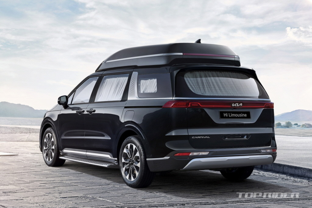 Kia Carnival High Limousine 2022 bản 4 chỗ có đèn phanh trên nóc xe