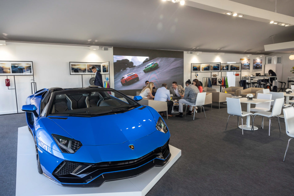 Lamborghini Aventador LP 780-4 Ultimae Roadster màu xanh dương