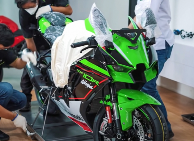 Thế hệ mới của Kawasaki ZX-10R mang nhiều thay đổi đáng chú ý Thế hệ mới của Kawasaki ZX-10R mang nhiều thay đổi đáng chú ý