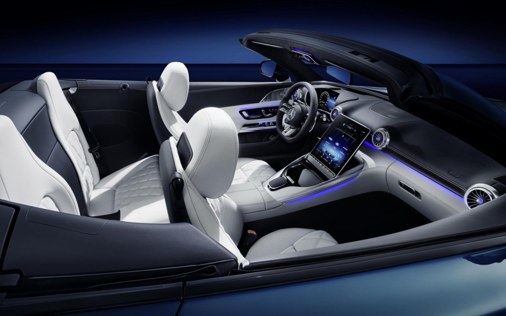 H&agrave;ng ghế sau của Mercedes-AMG SL 2022 ph&ugrave; hợp với trẻ em hơn cả