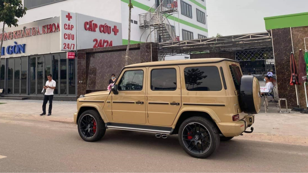 Chiếc xe Mercedes-AMG G63 màu Desert Sand mới được bàn giao cho doanh nhân kinh doanh lĩnh vực y tế ở tỉnh Bình Phước Chiếc xe Mercedes-AMG G63 màu Desert Sand mới được bàn giao cho doanh nhân kinh doanh lĩnh vực y tế ở tỉnh Bình Phước