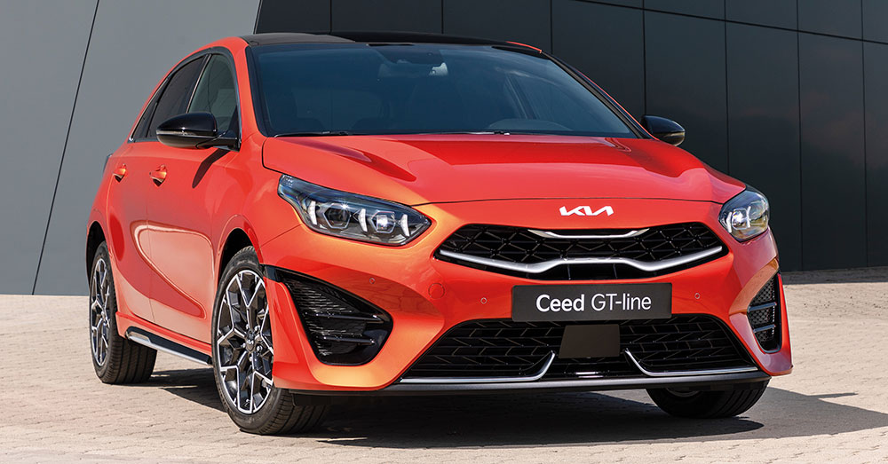 Thiết kế đầu xe của Kia Ceed 2022 bản GT-Line