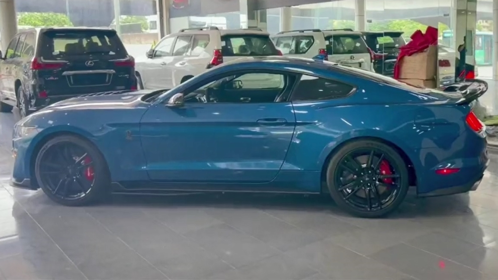 Ford Mustang Shelby GT500 2020 nhìn từ bên hông xe Ford Mustang Shelby GT500 2020 nhìn từ bên hông xe