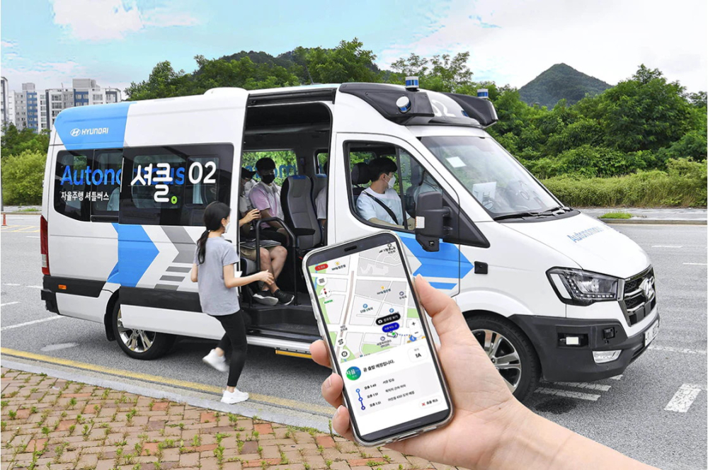 Hyundai sẽ sớm thử nghiệm dịch vụ xe đưa đ&oacute;n tự l&aacute;i RoboShuttle ở H&agrave;n Quốc