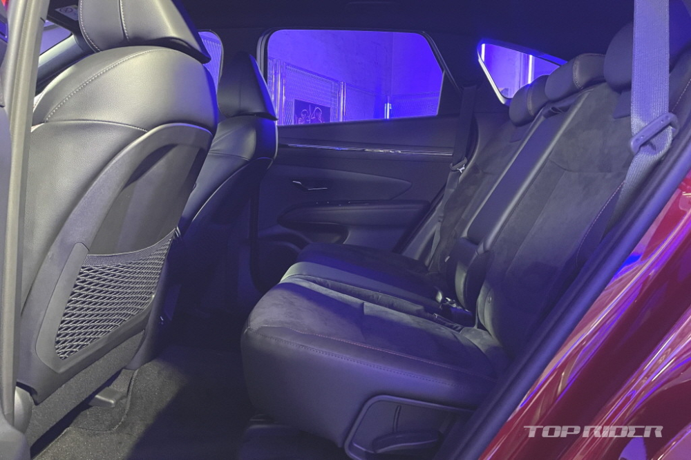 H&agrave;ng ghế sau của Hyundai Tucson N Line 2021