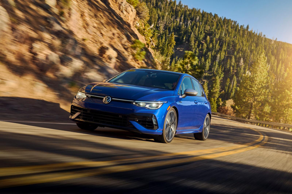 Volkswagen Golf R 2022 tr&igrave;nh l&agrave;ng trong triển l&atilde;m &Ocirc; t&ocirc; Chicago 2021