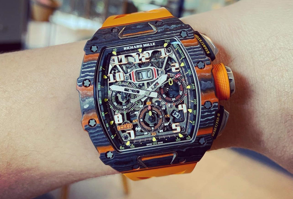 Siêu phẩm Richard Mille RM11-03 McLaren trên cổ tay của người nắm giữ siêu xe McLaren nhiều nhất Việt Nam