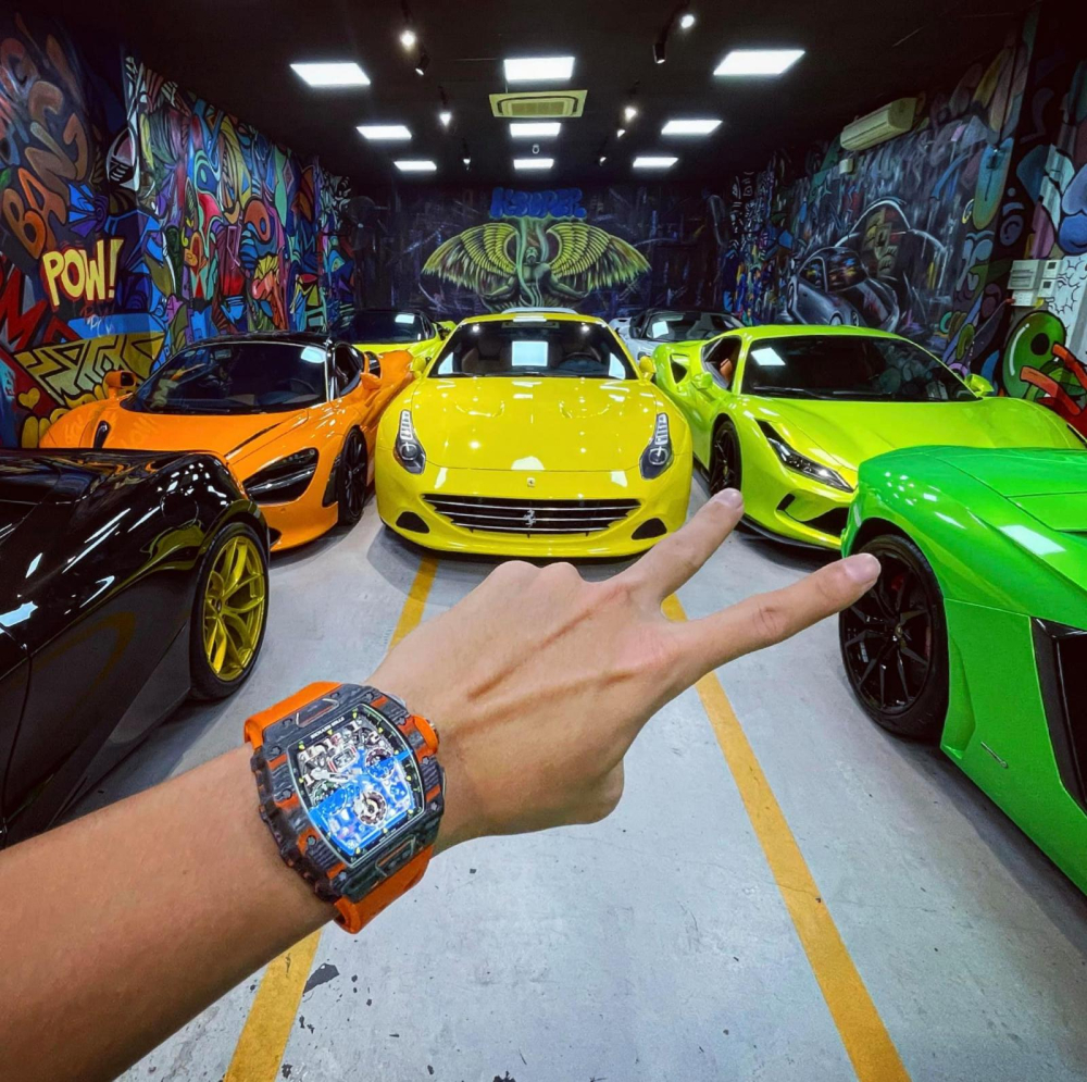 Richard Mille RM11-03 McLaren trên cổ tay siêu cò bán siêu xe tại Việt Nam Richard Mille RM11-03 McLaren trên cổ tay siêu cò bán siêu xe tại Việt Nam