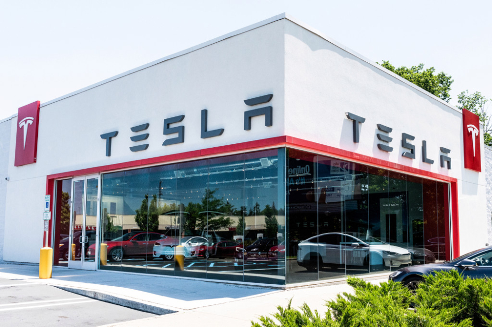 Đại l&yacute; xe điện Tesla