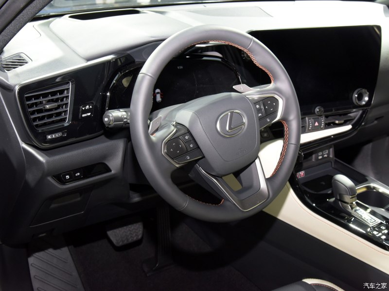 Vô lăng của Lexus NX 2022