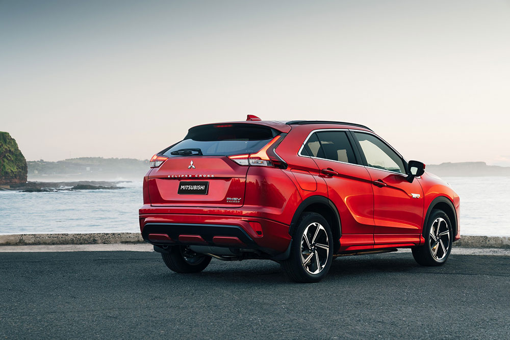 Mitsubishi Eclipse Cross PHEV 2021 có thể cấp điện cho cả nhà trong những ngày mất điện