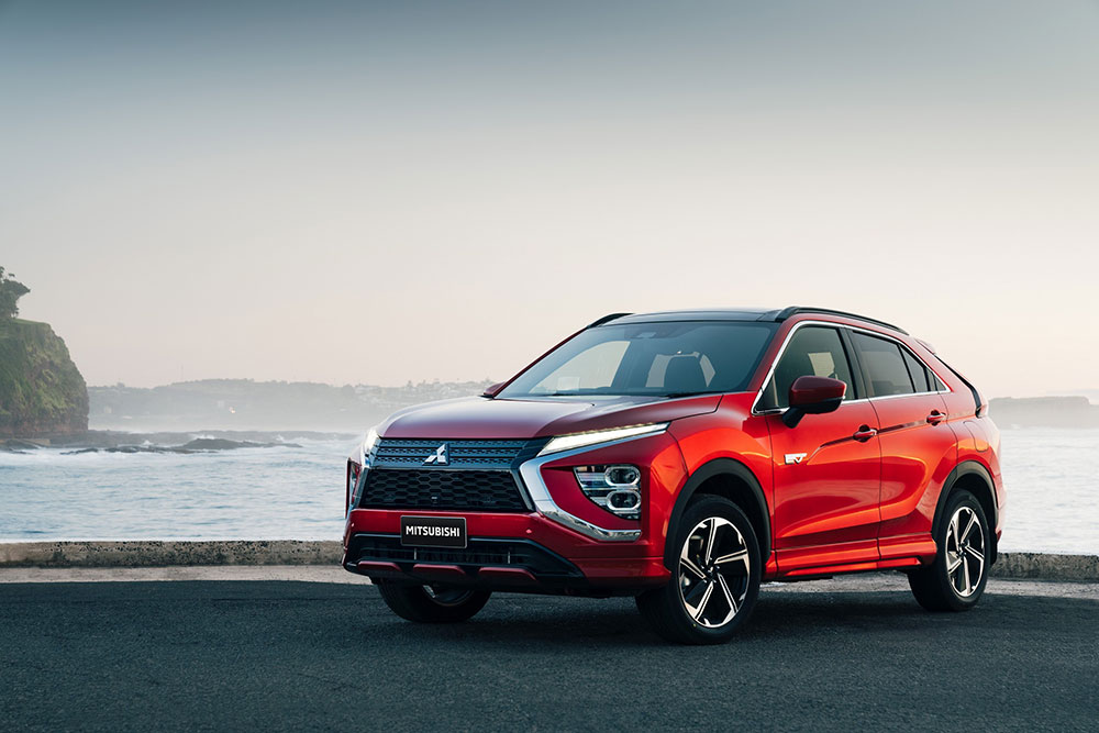 Mitsubishi Eclipse Cross PHEV 2021 bản cao nhất được trang bị đèn pha LED