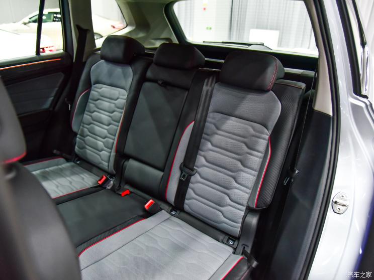 Ghế sau của Volkswagen Tiguan L 2021