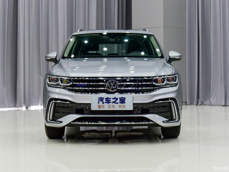 Cận cảnh đầu xe của Volkswagen Tiguan L 2021