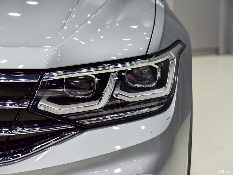 Đ&egrave;n pha của Volkswagen Tiguan L 2021