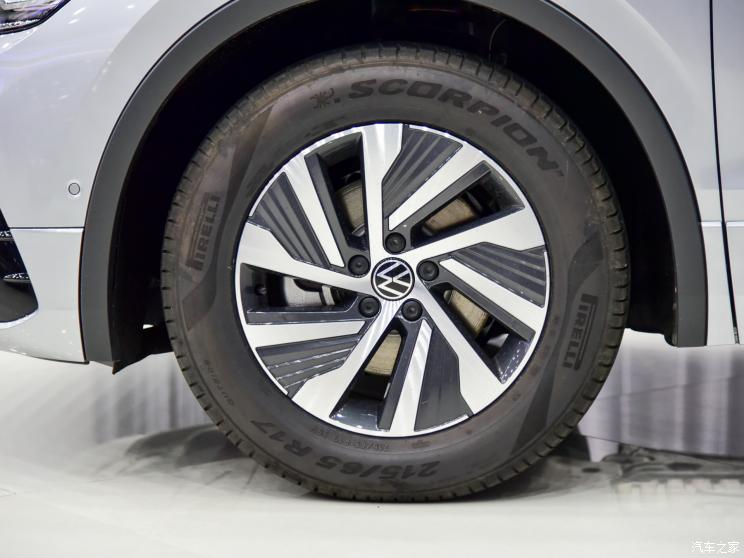 V&agrave;nh 17 inch của Volkswagen Tiguan L 2021