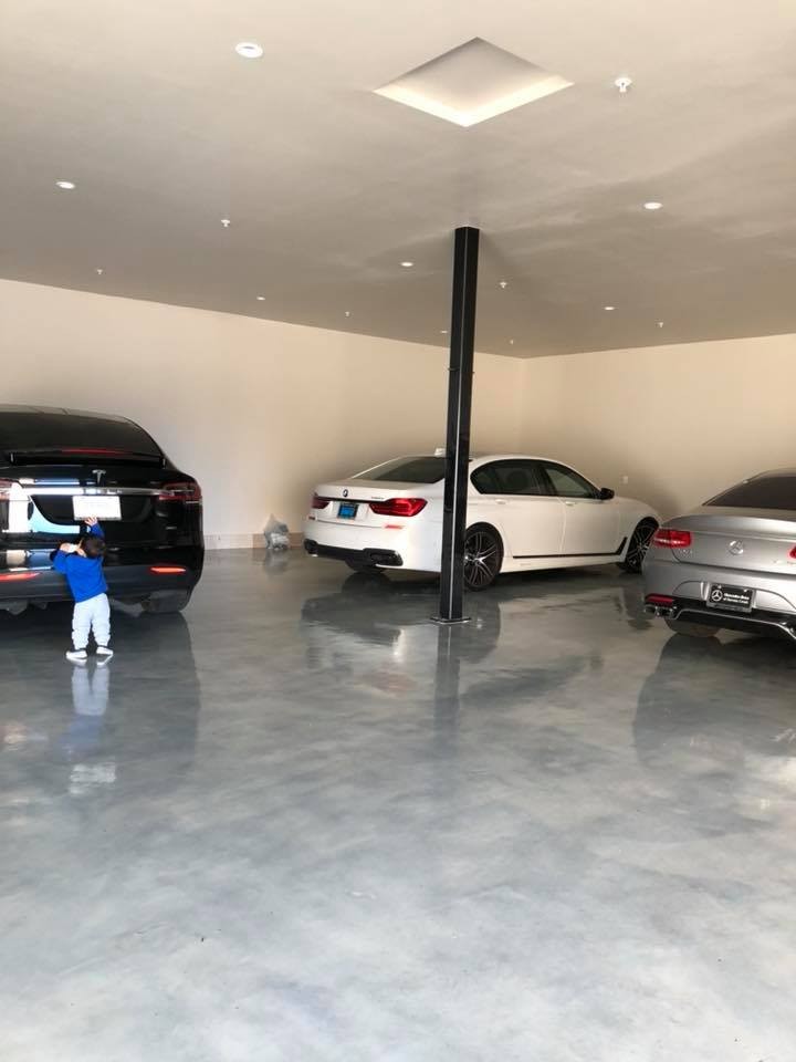 Gagare của Đan Trường v&agrave; vợ cũ từng c&oacute; nhiều chiếc xe sang v&agrave; SUV