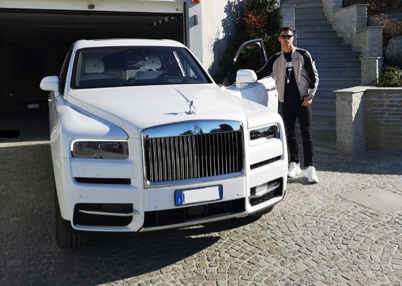 CR7 c&ograve;n sở hữu 1 chiếc xe Rolls-Royce kh&aacute;c l&agrave; Cullinan