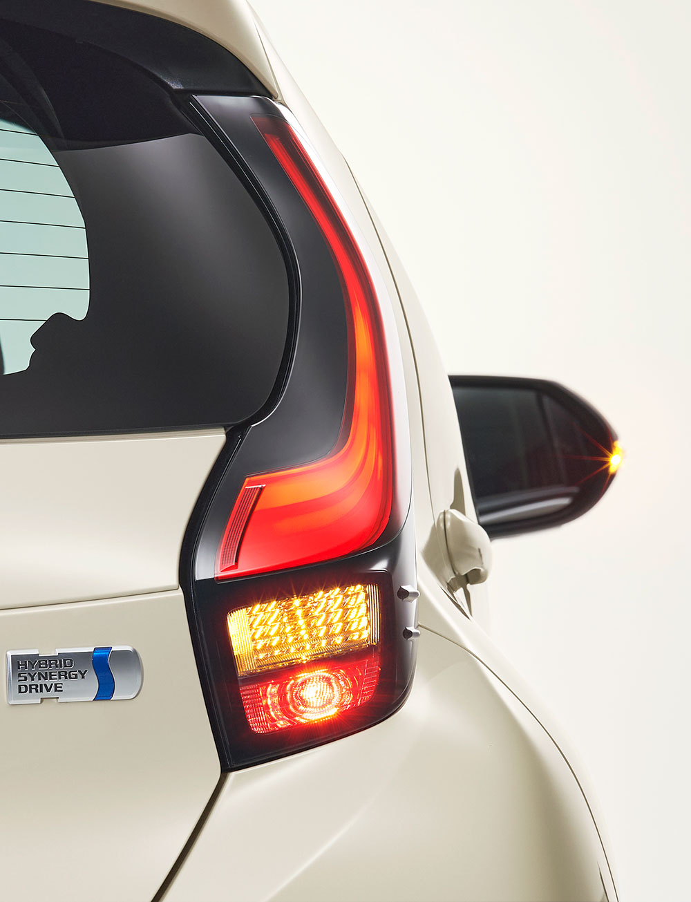 Đèn hậu nằm dọc của Toyota Prius c 2021 Đèn hậu nằm dọc của Toyota Prius c 2021