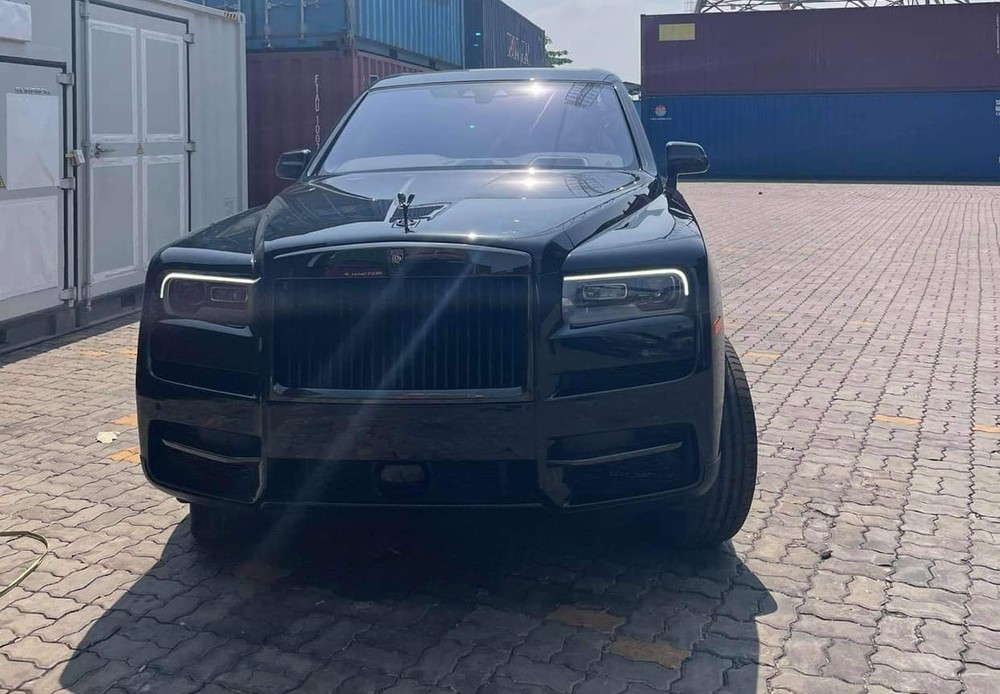 Diện mạo của một chiếc xe Rolls-Royce Cullinan Black Badge Diện mạo của một chiếc xe Rolls-Royce Cullinan Black Badge
