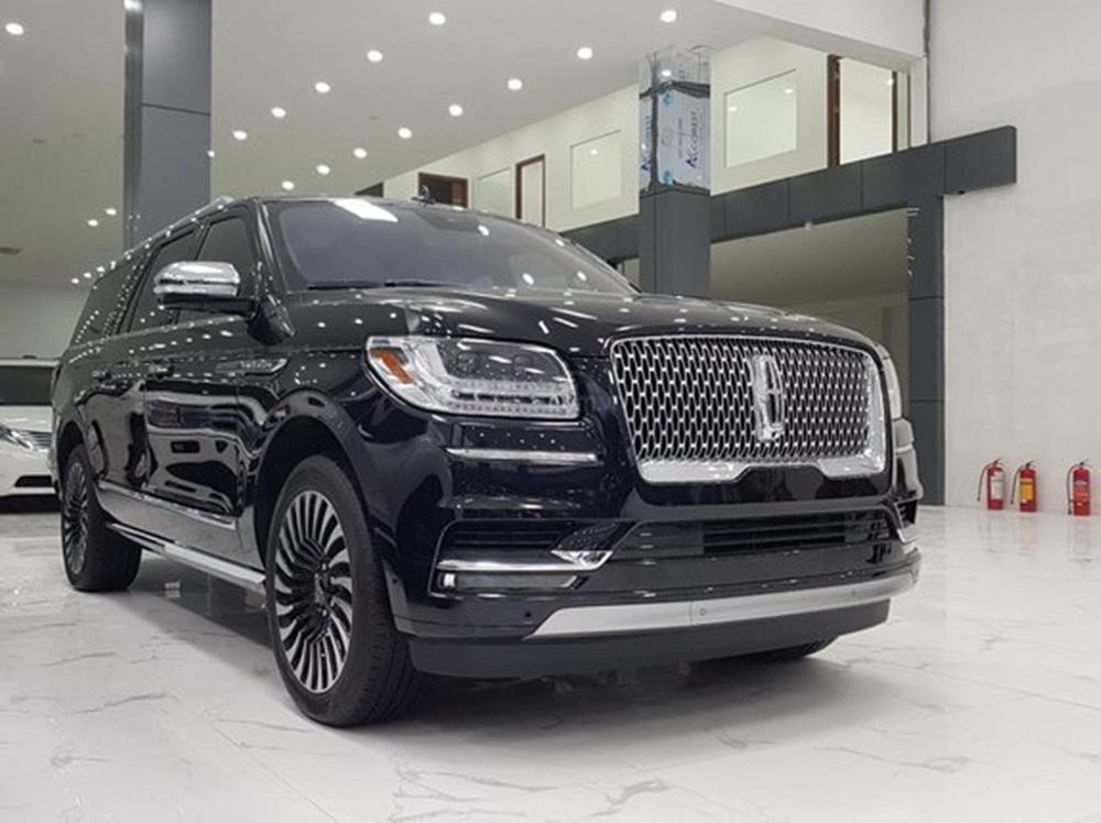 Tổng quan thiết kế ngoại thất của Lincoln Navigator L Black Label 2021.