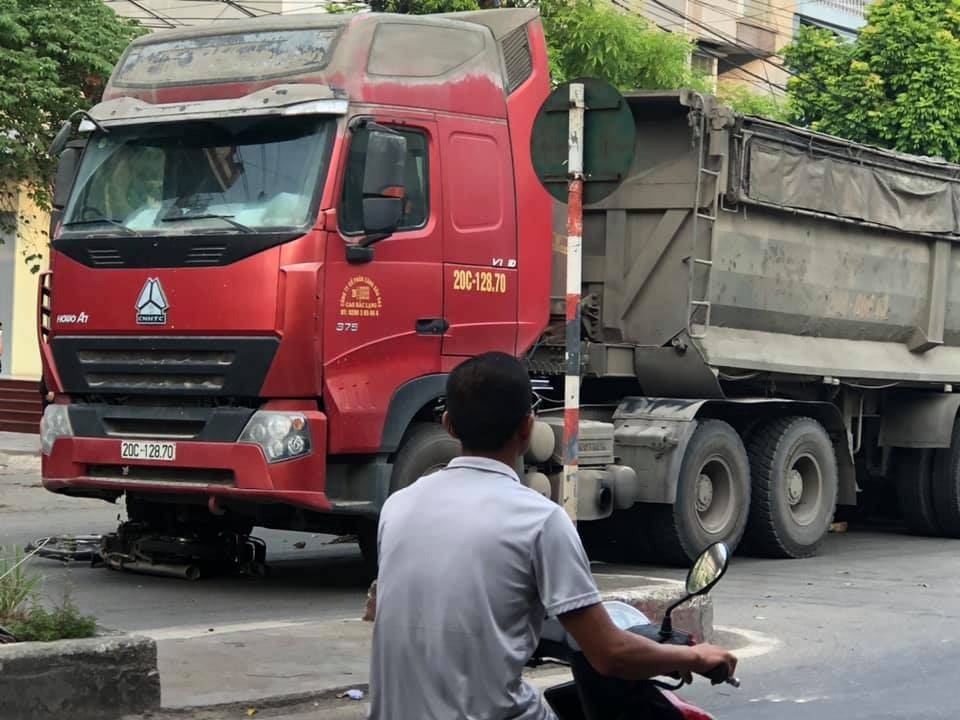 Chiếc xe máy bị hư hỏng nặng sau vụ tai nạn