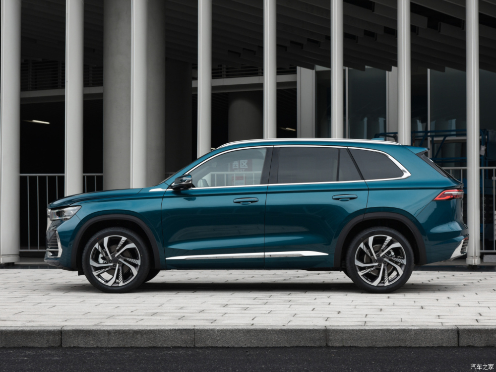 Geely Xingyue L 2021 d&ugrave;ng chung cơ sở gầm bệ với Volvo XC40