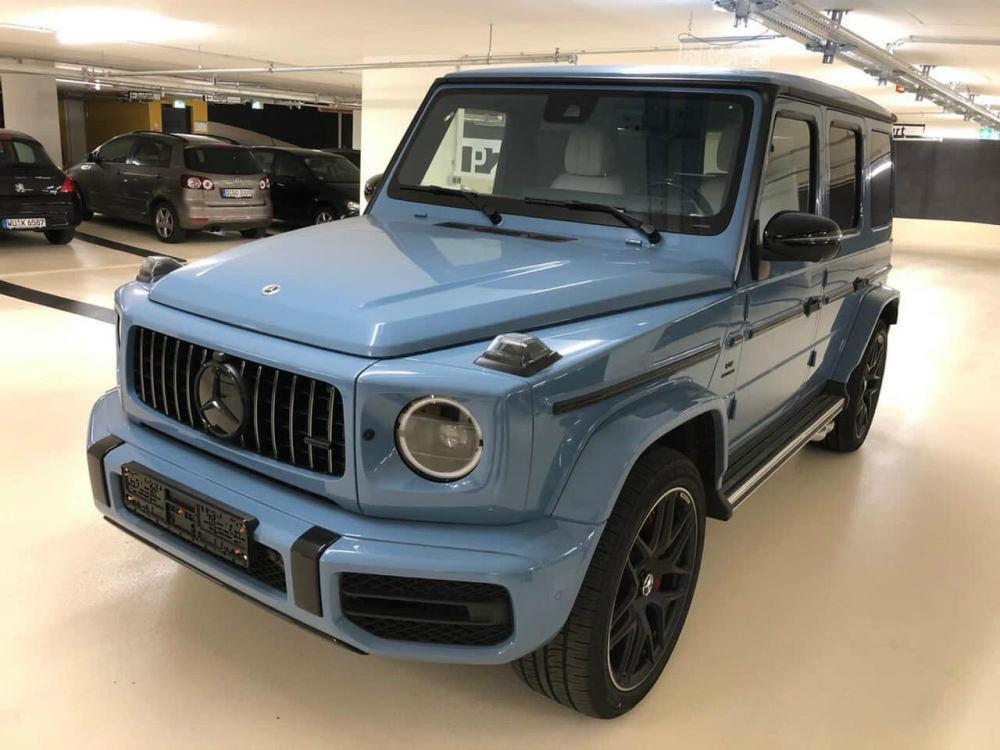 Lưới tản nhiệt của chiếc Mercedes-AMG G63 màu xanh China Blue thứ 2 về nước được sơn đen