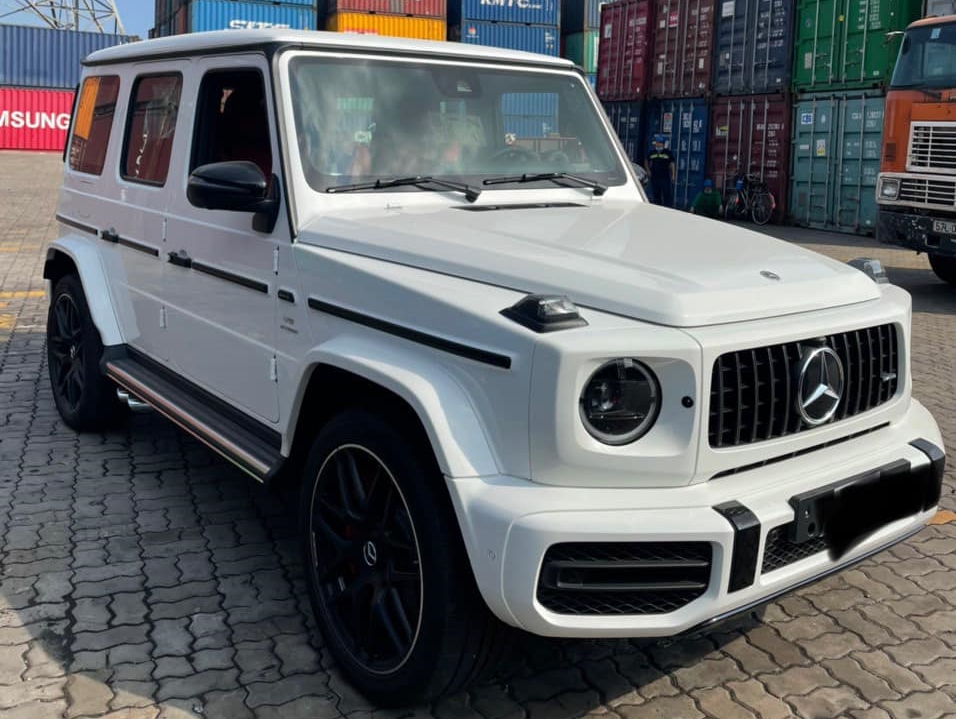 Trước đ&oacute; đ&atilde; c&oacute; 2 chiếc xe Mercedes-AMG G63 40th Years Of Legend xuất hiện tại dải đất h&igrave;nh chữ S