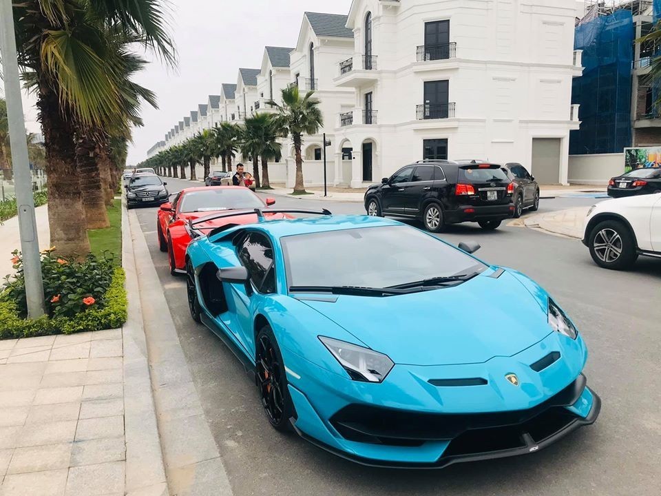 Lamborghini Aventador SVJ đầu tiên về nước