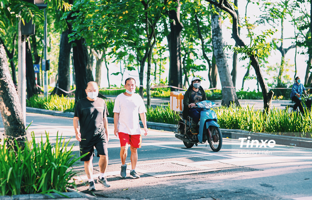 Một số &iacute;t người d&acirc;n vẫn kh&ocirc;ng chấp h&agrave;nh chỉ thị 16 v&agrave; 5K do th&agrave;nh phố đề ra.