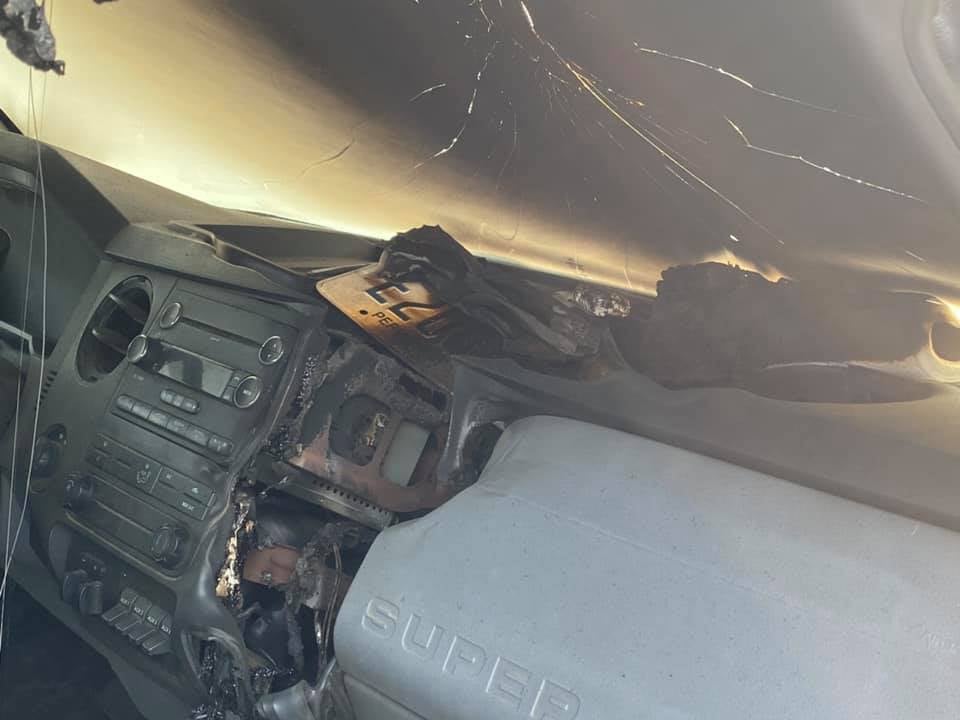 Nhiều chi tiết bên trong chiếc Ford Super Duty bị cháy sém hoặc nung chảy
