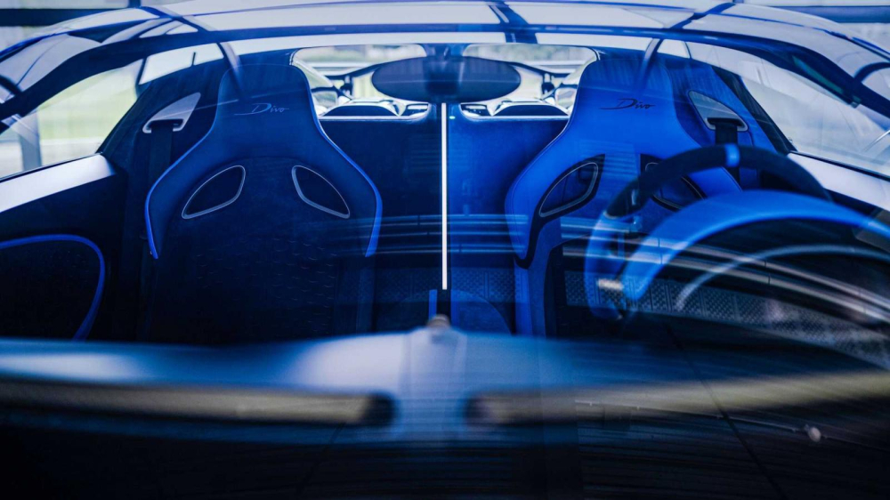5,8 triệu đ&ocirc; l&agrave; l&agrave; mức gi&aacute; khởi điểm cho c&aacute;c đại gia muốn mua xe Bugatti Divo