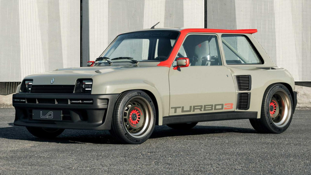 Ph&iacute;a trước của Renault 5 Turbo 3