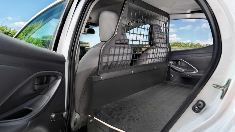 Sự biến mất của ghế sau mang đến khoang chở hàng rộng hơn cho Toyota Yaris ECOVan 2021