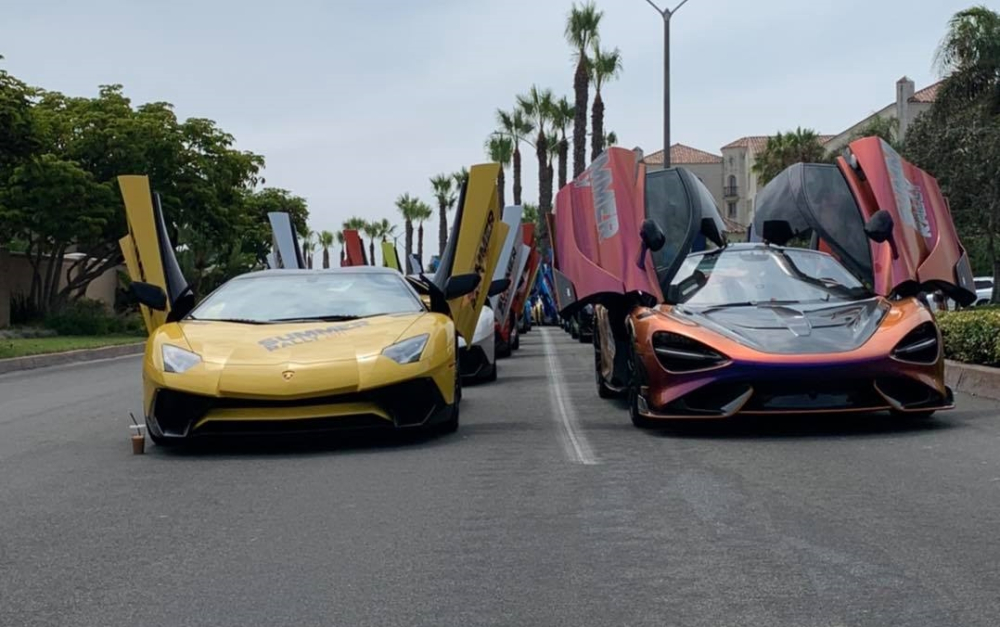 Lamborghini Aventador SV v&agrave; McLaren 765LT tung c&aacute;nh c&ugrave;ng nhau