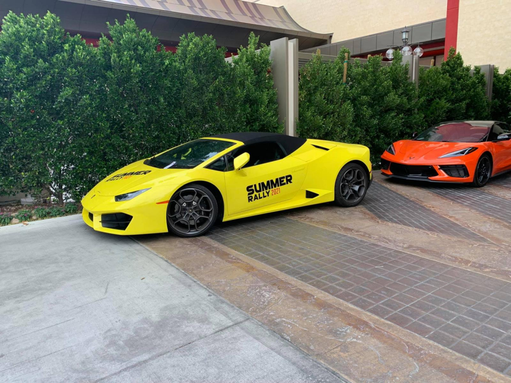 Lamborghini Huracan LP580-2 mui trần tham dự Summer Rally