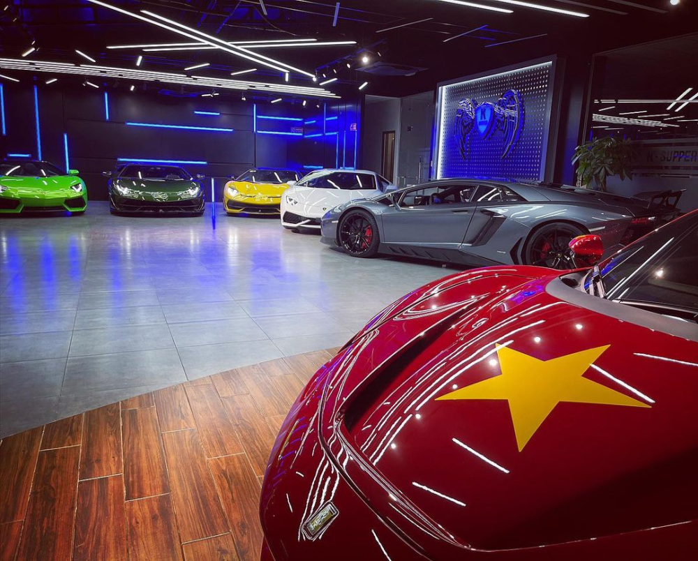 Siêu xe Ferrari SF90 Stradale lọt vào khung ảnh của 5 chiếc Lamborghini Siêu xe Ferrari SF90 Stradale lọt vào khung ảnh của 5 chiếc Lamborghini