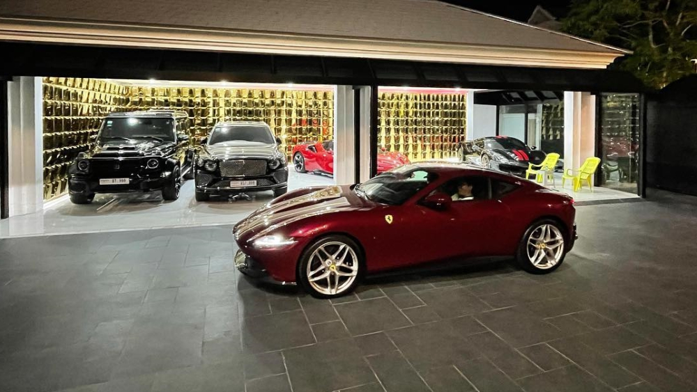 Ferrari Roma là thành viên mới gia nhập vào garage siêu xe này