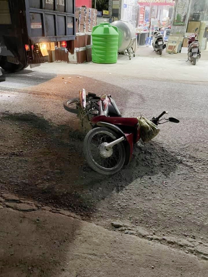 Vụ tai nạn giữa xe máy và xe tải khiến người phụ nữ tử vong tại chỗ