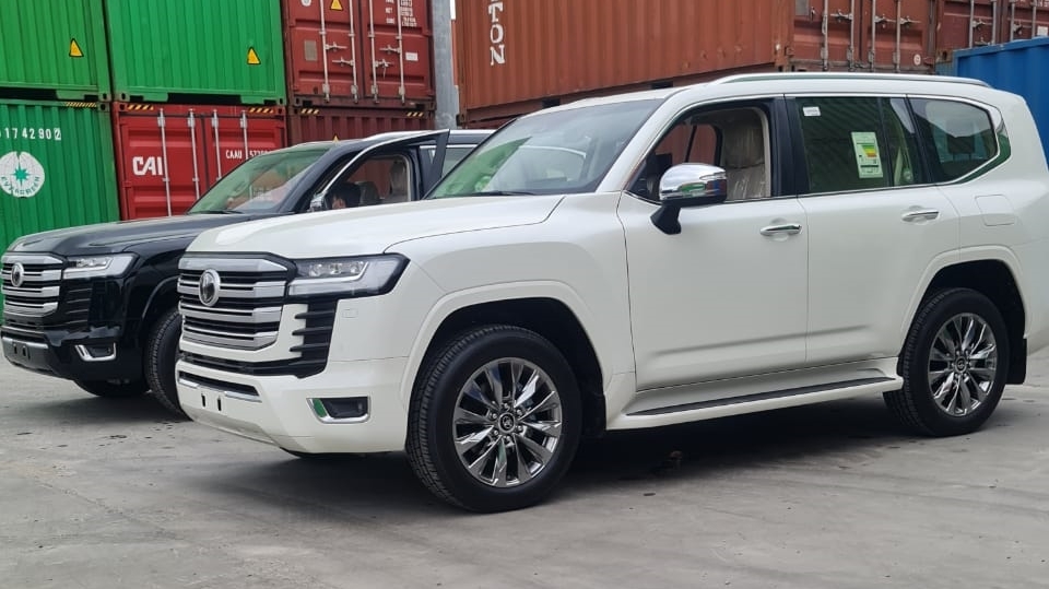 Giới nhà giàu Campuchia rất thích các dòng xe SUV khỏe khoắn như Toyota Land Cruiser