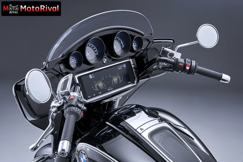 Bố sung vào BMW R18 B 2022 là bộ màn hình đẹp mắt và hiện đại