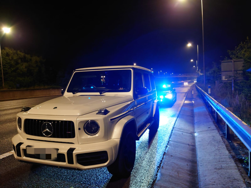 Chiếc Mercedes-AMG G63 bị Sở cảnh sát hạt Derbyshire yêu cầu dừng lại