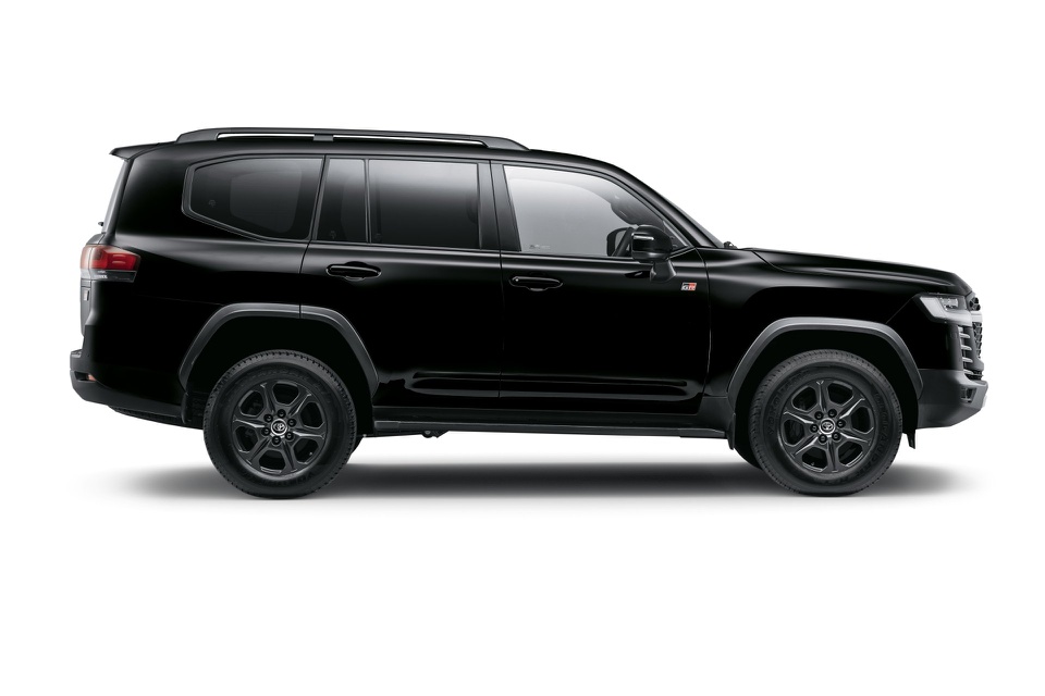 Toyota Land Cruiser 300 GR Sport 2022 dùng vành 18 inch riêng