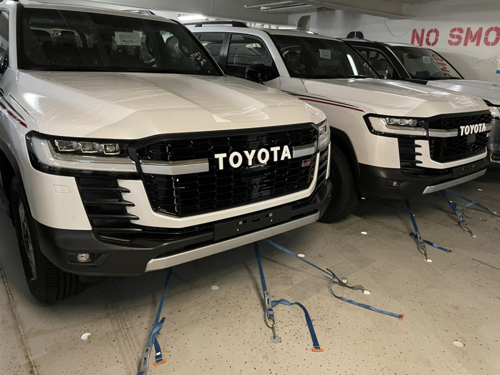 GR Sport là bản cao cấp nhất của Toyota Land Cruiser 2022 tại Nam Phi