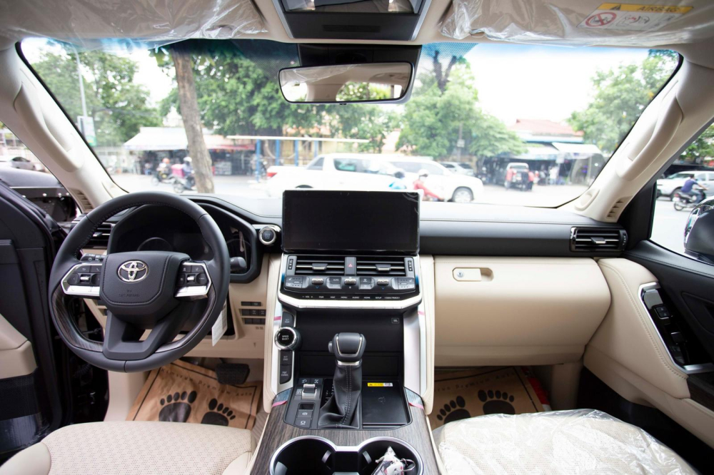 Nội thất xe Toyota Land Cruiser thế hệ mới