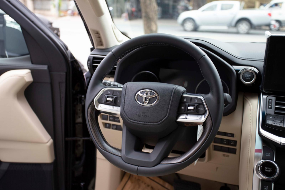 Vô-lăng xe Toyota Land Cruiser 2022