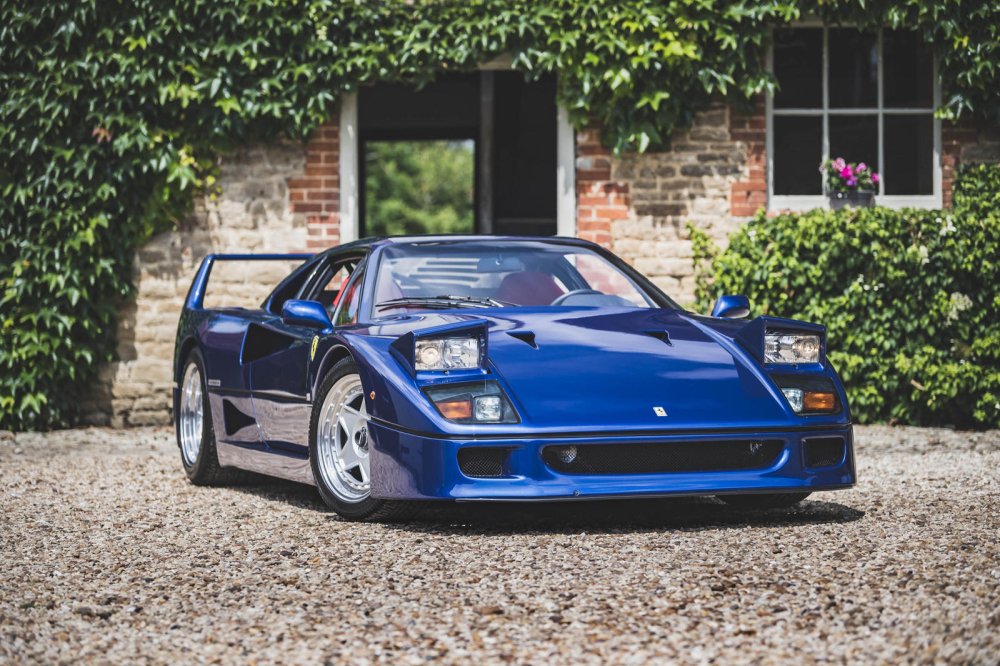 Chiếc siêu xe Ferrari F40 màu xanh dương đẹp mắt Chiếc siêu xe Ferrari F40 màu xanh dương đẹp mắt