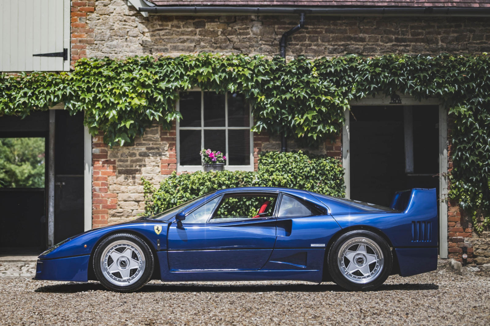 Sau khi bị độ thành xe đua, chiếc Ferrari F40 được phục hồi nguyên bản Sau khi bị độ thành xe đua, chiếc Ferrari F40 được phục hồi nguyên bản