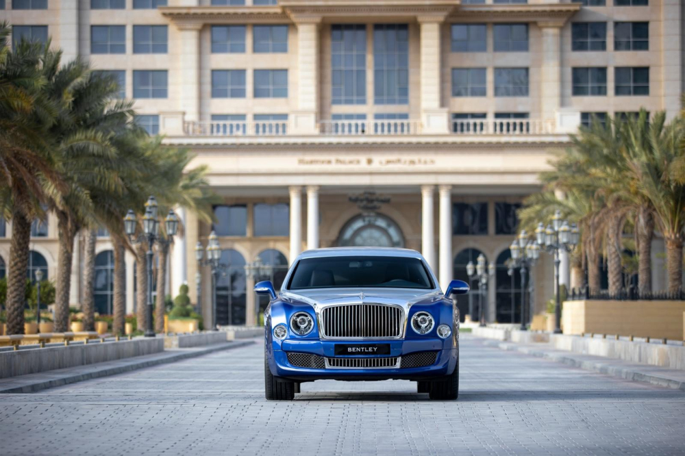 Bentley Mulsanne Grand Limousine được trang bị động cơ V8 nổi tiếng của Bentley